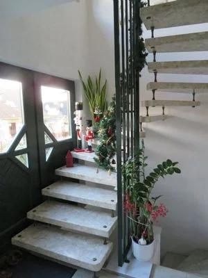 Treppe mit Naturstein